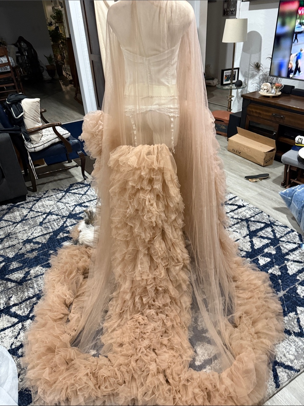 Elegant Blush Ruffle Maternity Robe - Picture 3 of 10